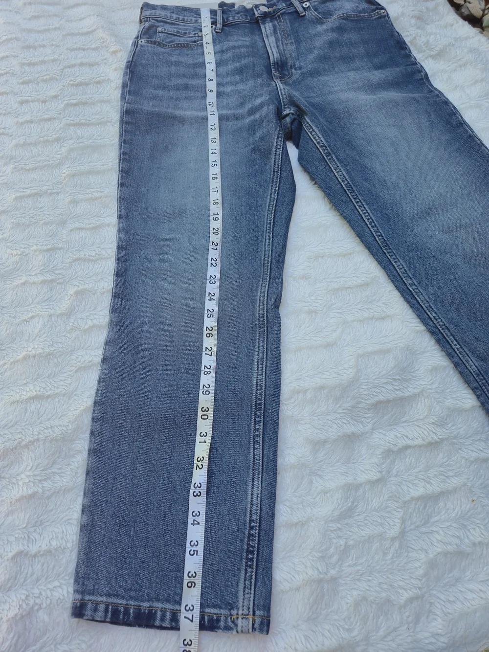 Everlane Men’s‎ Straight Jeans in Medium Blue Wash
